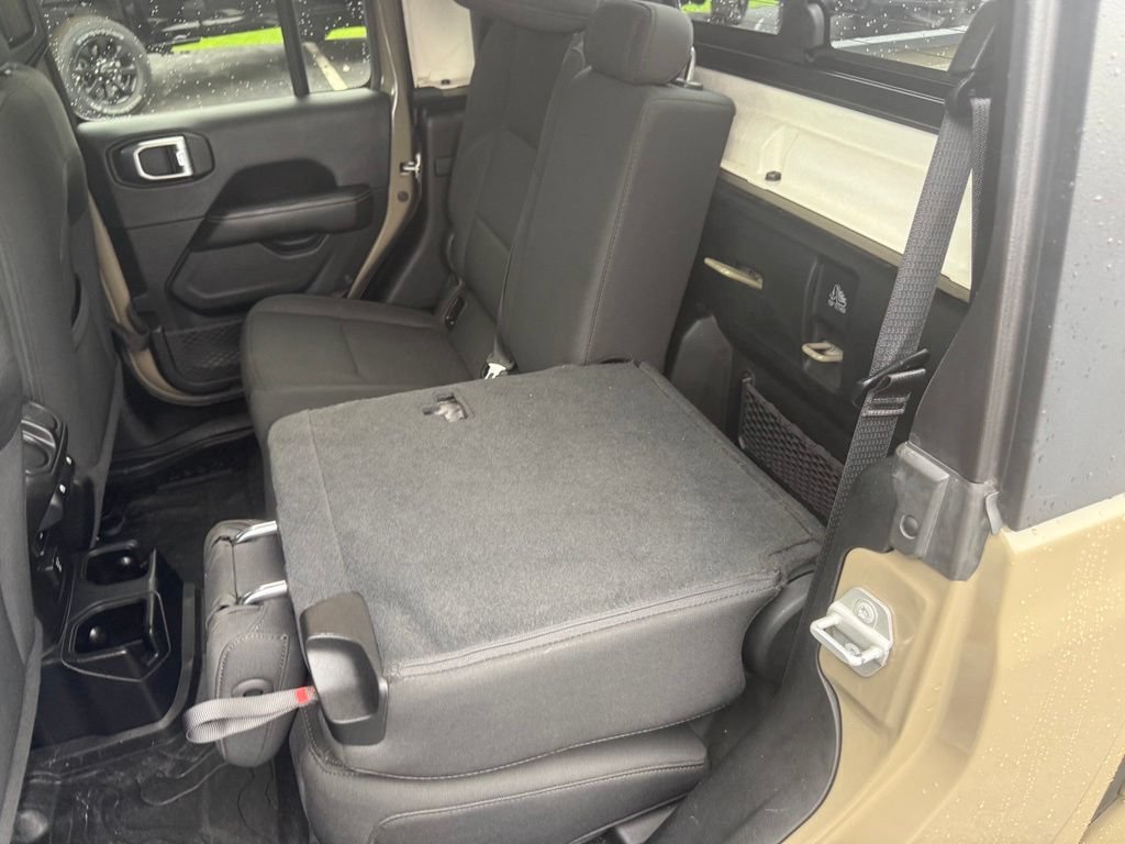 Certified 2020 Jeep Gladiator Overland AWD/4WD image 47