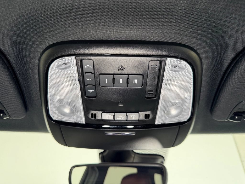 Used 2024 Dodge Durango R/T w/ Tow 'N Go Group AWD/4WD image 14