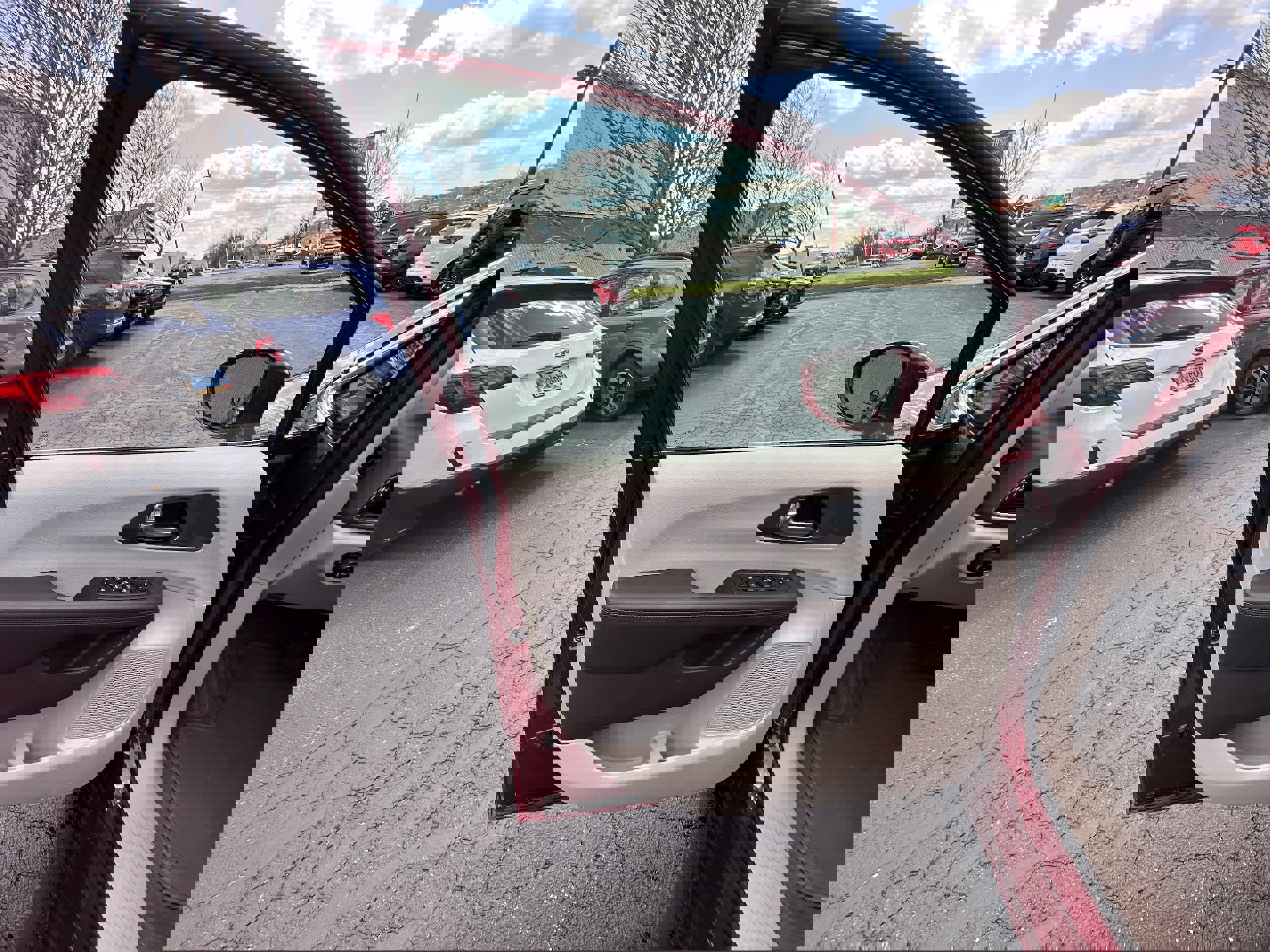 Used 2019 Chrysler Pacifica Touring Plus w/ Cold Weather Group image 13