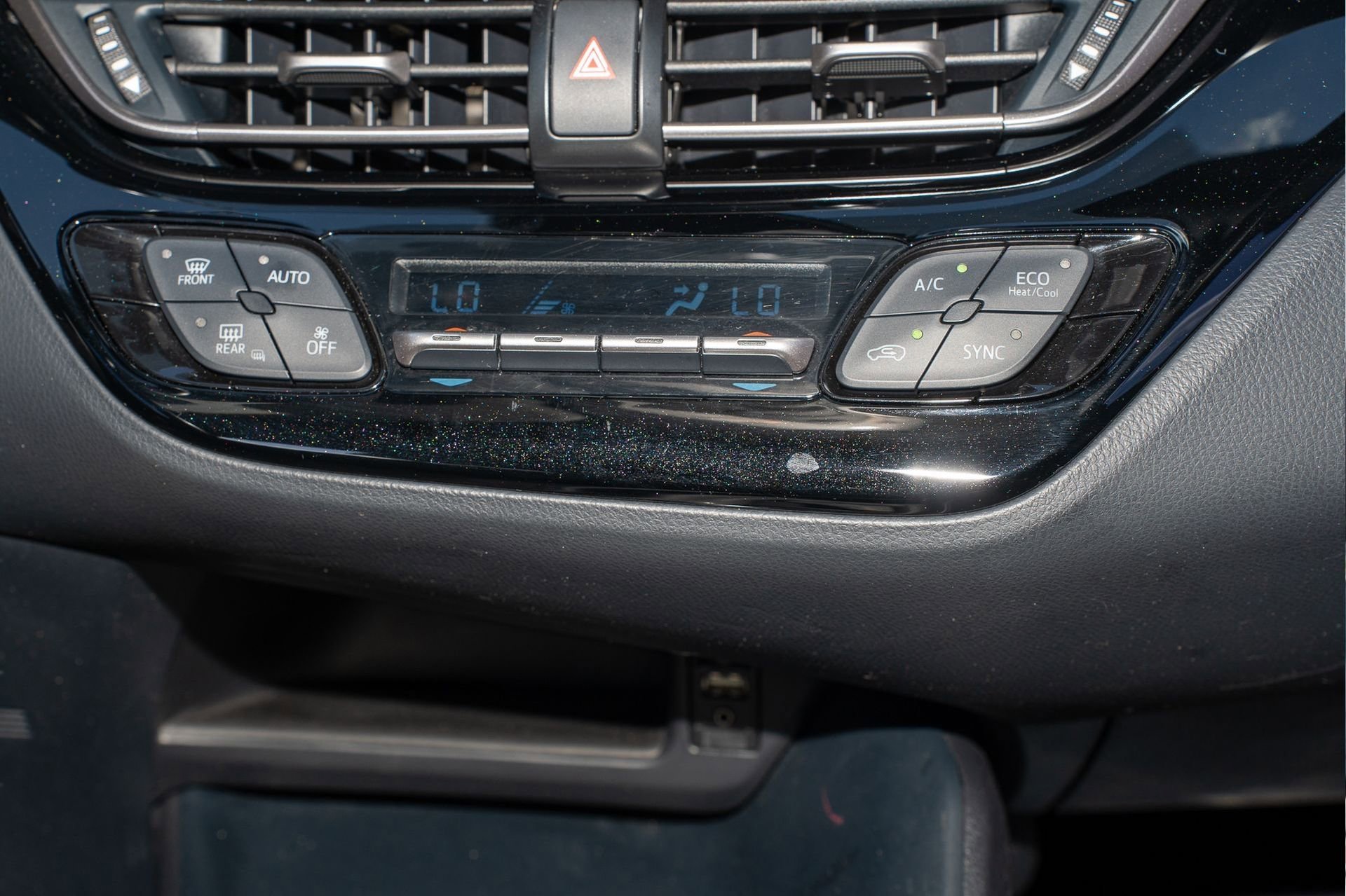 Used 2019 Toyota C-HR LE image 22