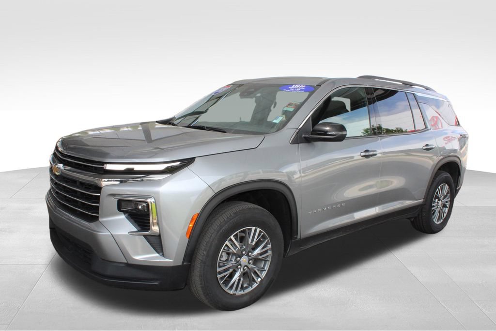 Used 2025 Chevrolet Traverse LT AWD/4WD image 13