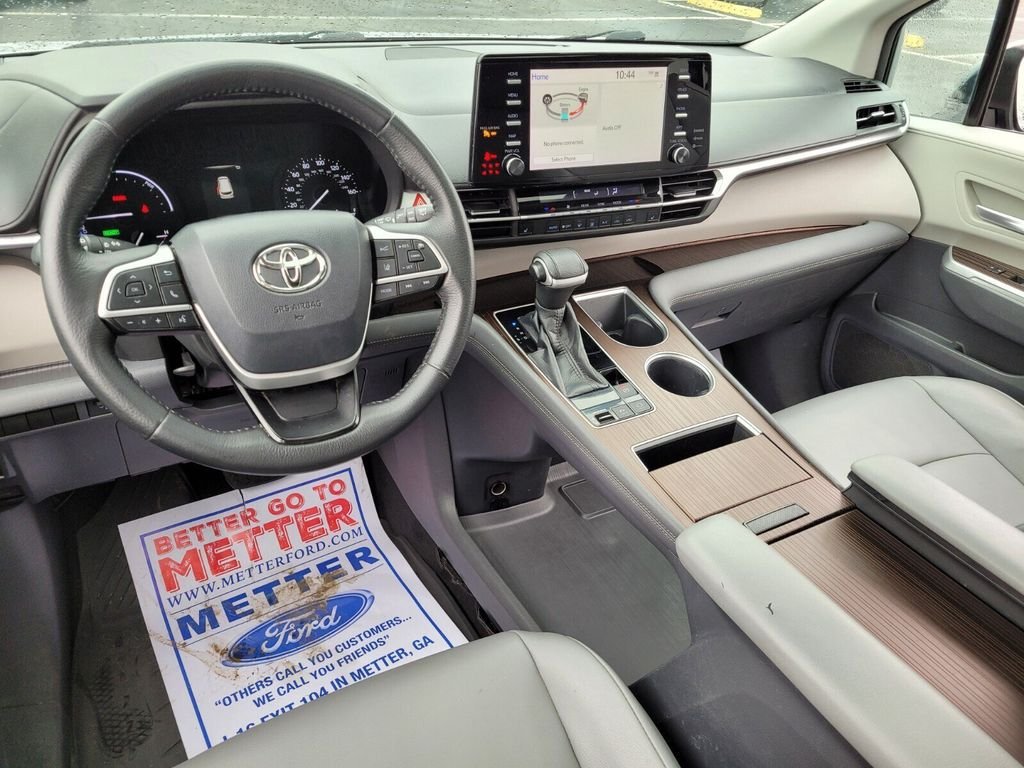Used 2021 Toyota Sienna XLE FWD image 8