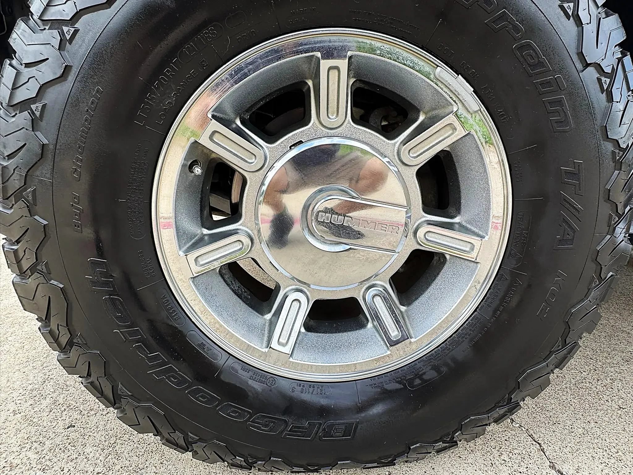 Used 2005 HUMMER H2 SUT w/ Preferred Equipment Group AWD/4WD image 11