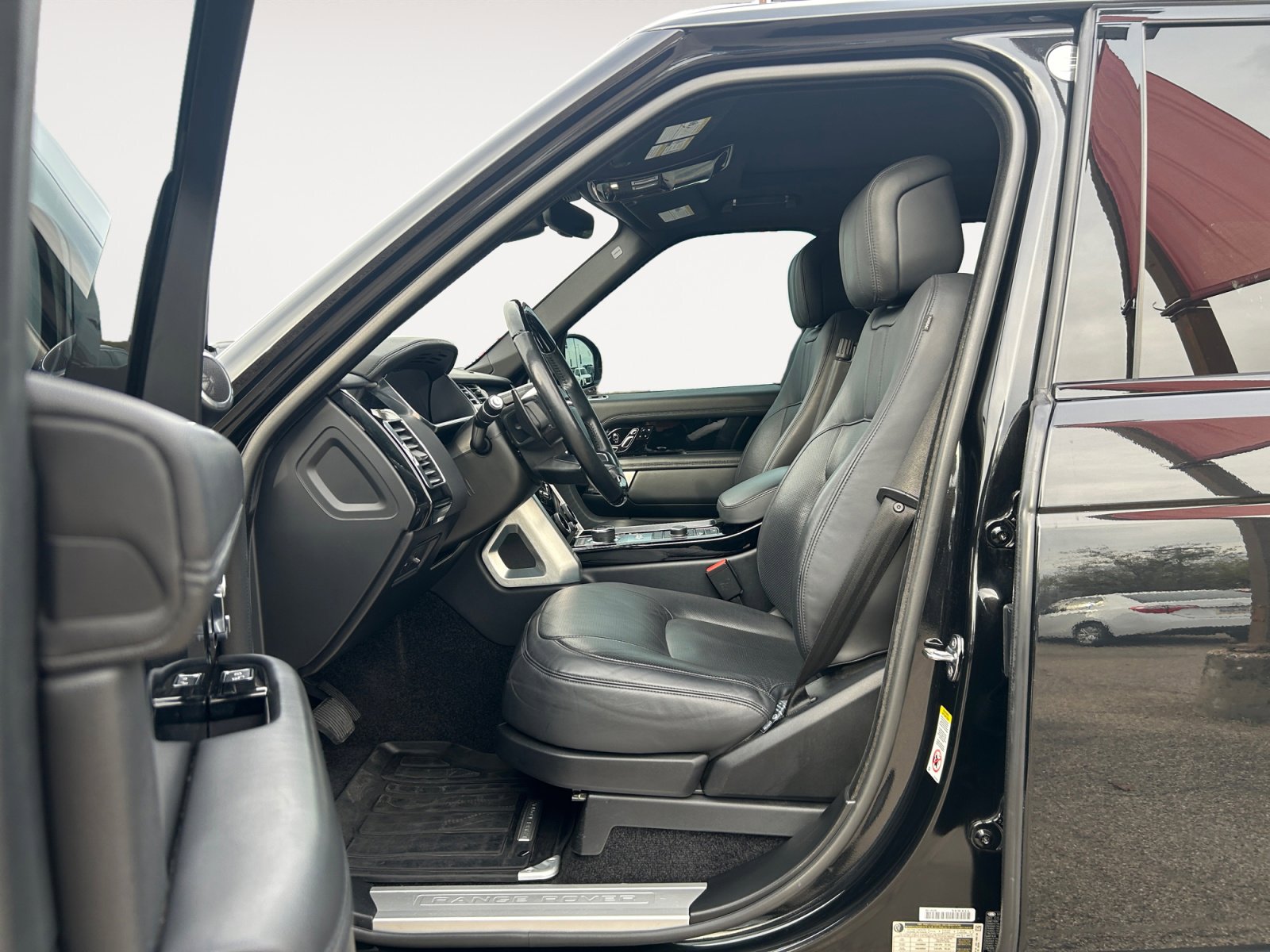 Used 2019 Land Rover Range Rover HSE image 23