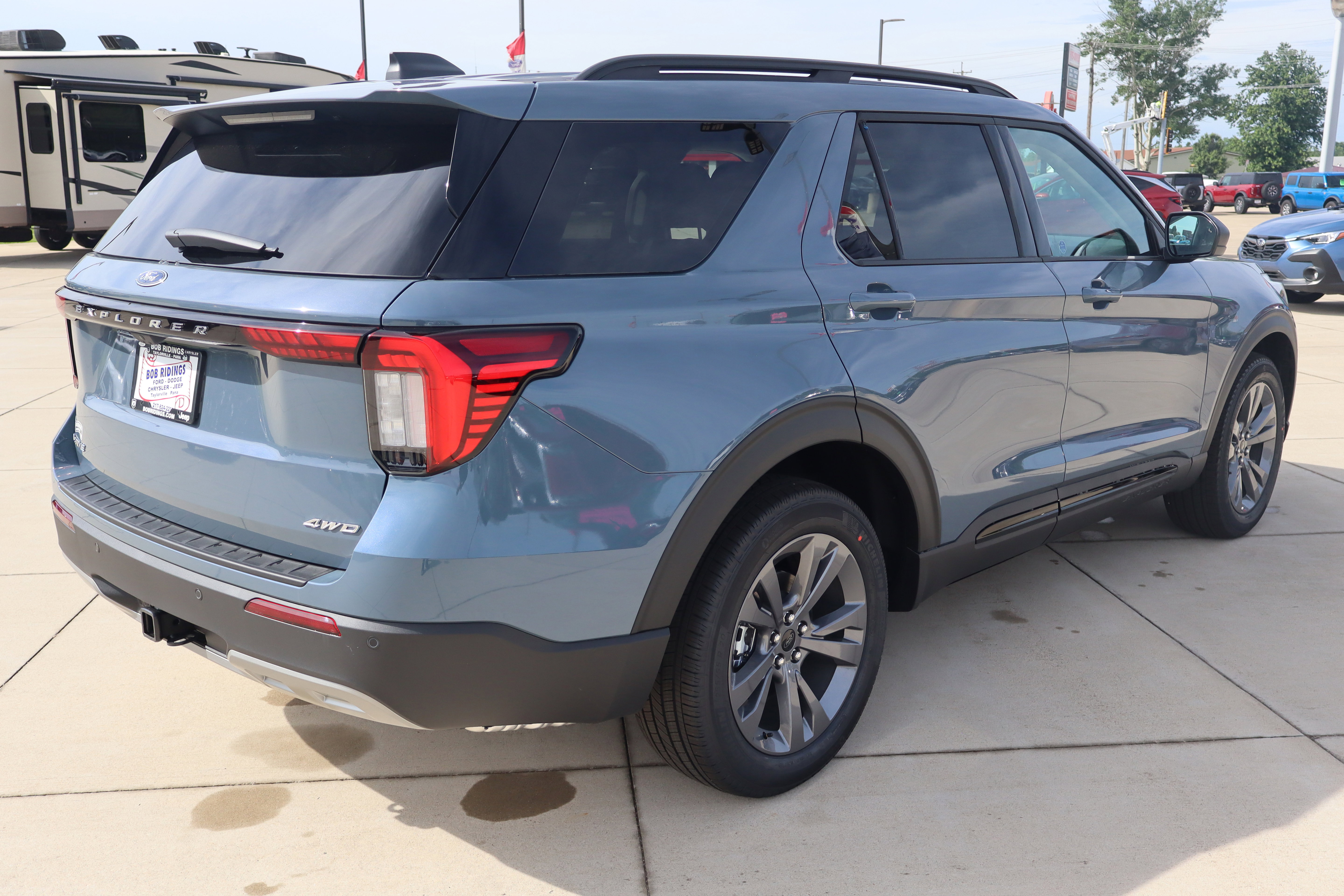 New 2026 Ford Explorer Active w/ Active Comfort Package AWD/4WD image 5