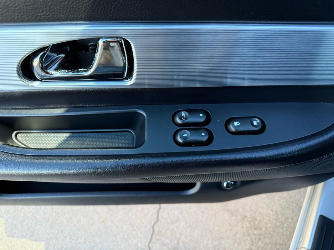 Used 2004 Ford Thunderbird RWD image 23