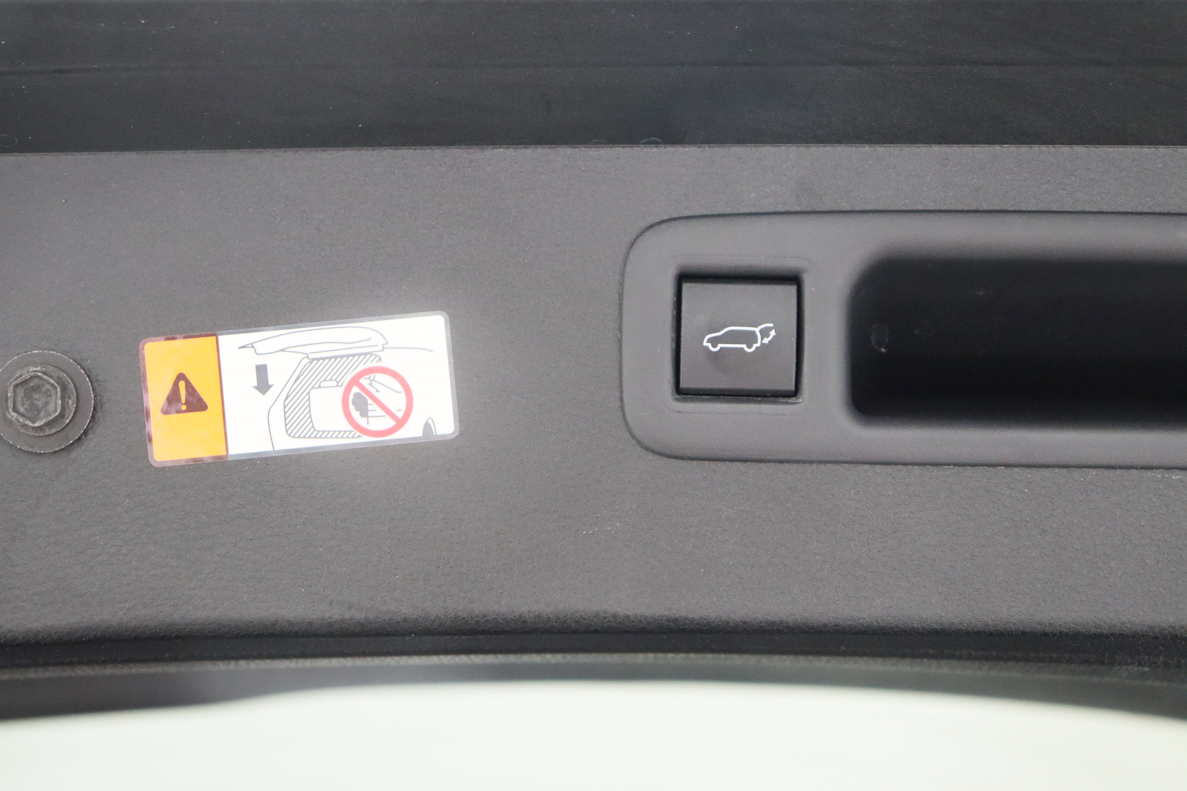 Used 2025 Toyota Highlander LE FWD image 34