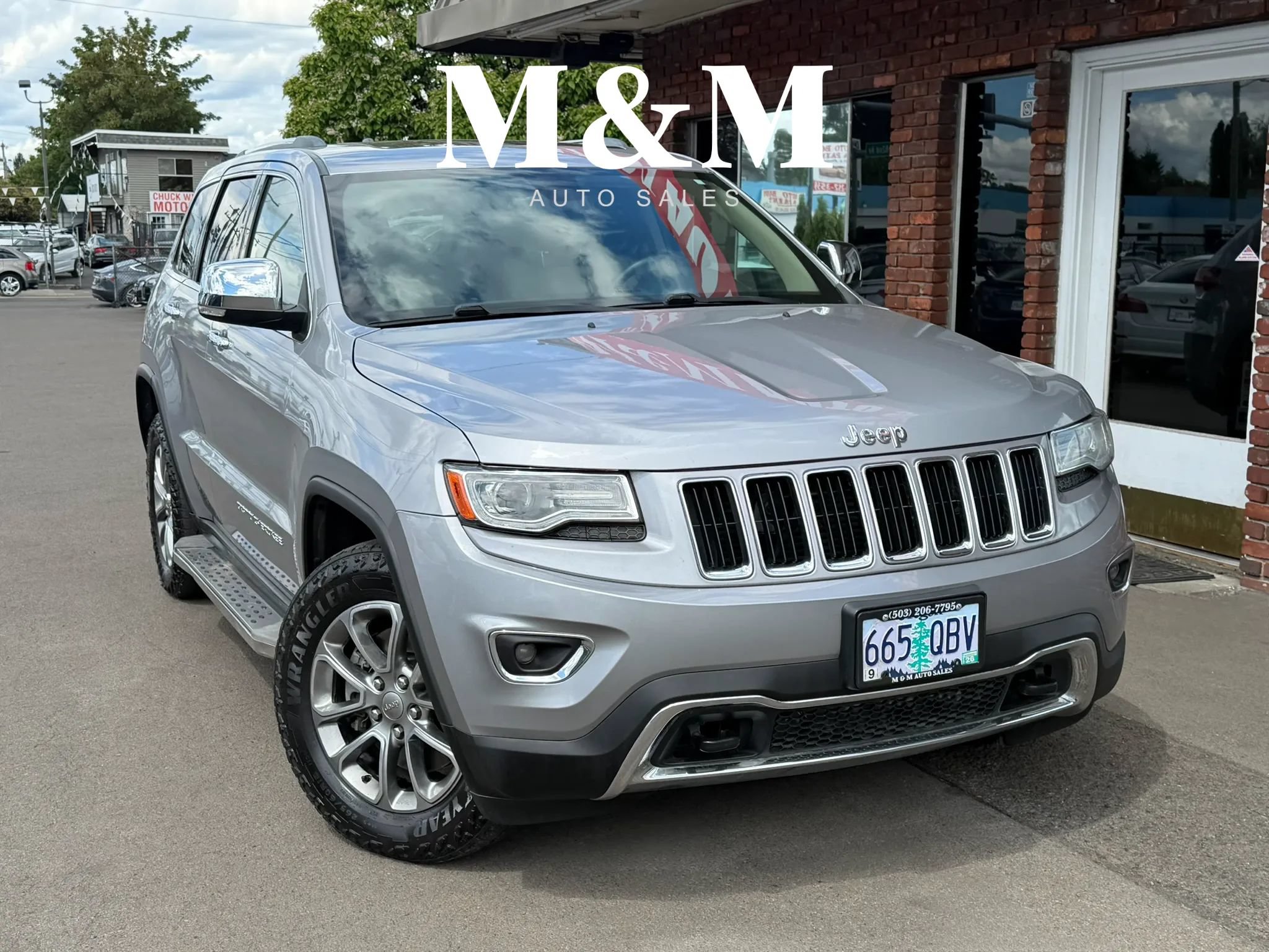Used 2014 Jeep Grand Cherokee Limited w/ Luxury Group II AWD/4WD image 1