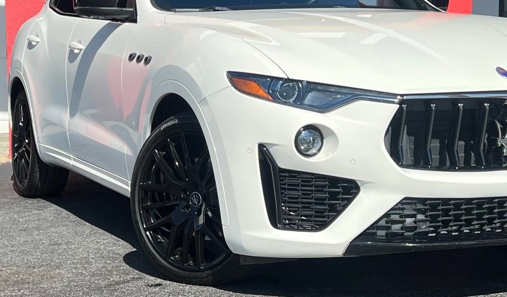 Used 2021 Maserati Levante image 11