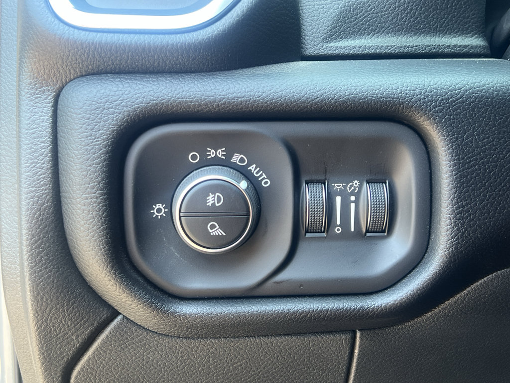 New 2026 RAM 2500 Laramie AWD/4WD image 14