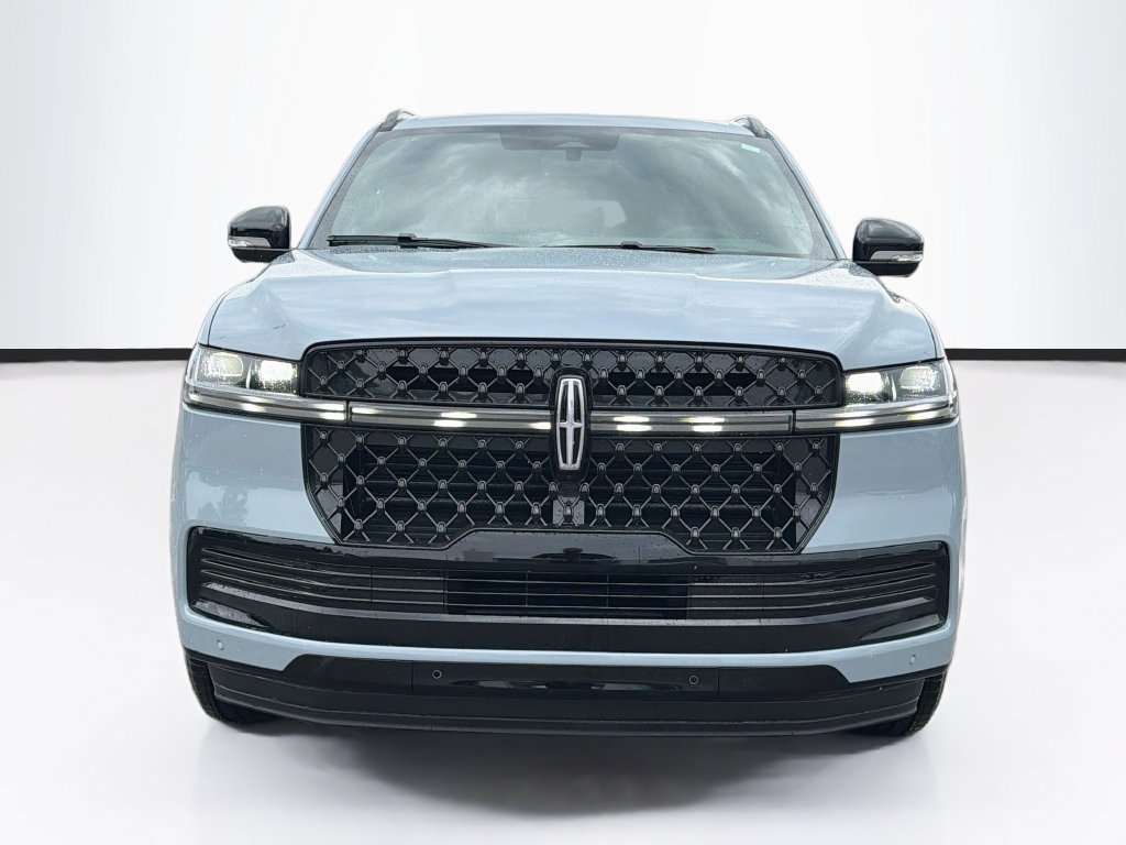 New 2027 Lincoln Navigator L Reserve w/ Jet Appearance Package AWD/4WD image 2