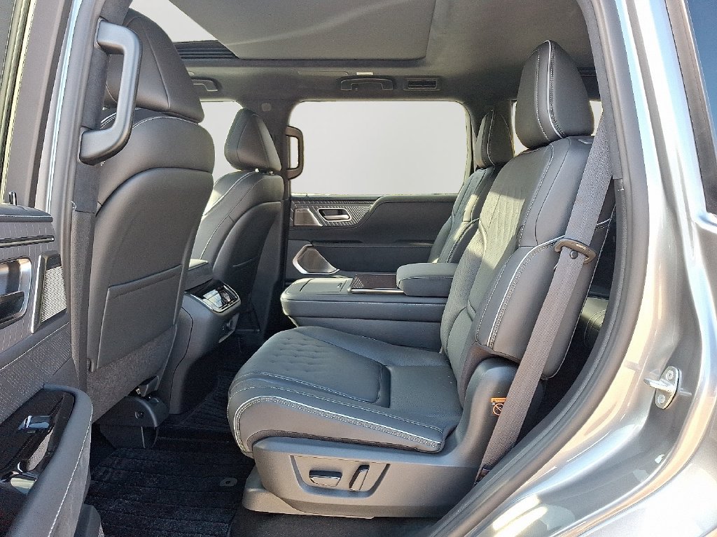 New 2026 INFINITI QX80 Autograph w/ Premium Cargo Package AWD/4WD image 5