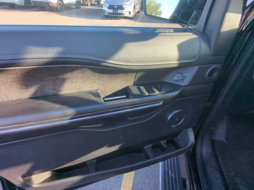 Used 2018 Ford Expedition Max Limited AWD/4WD image 8