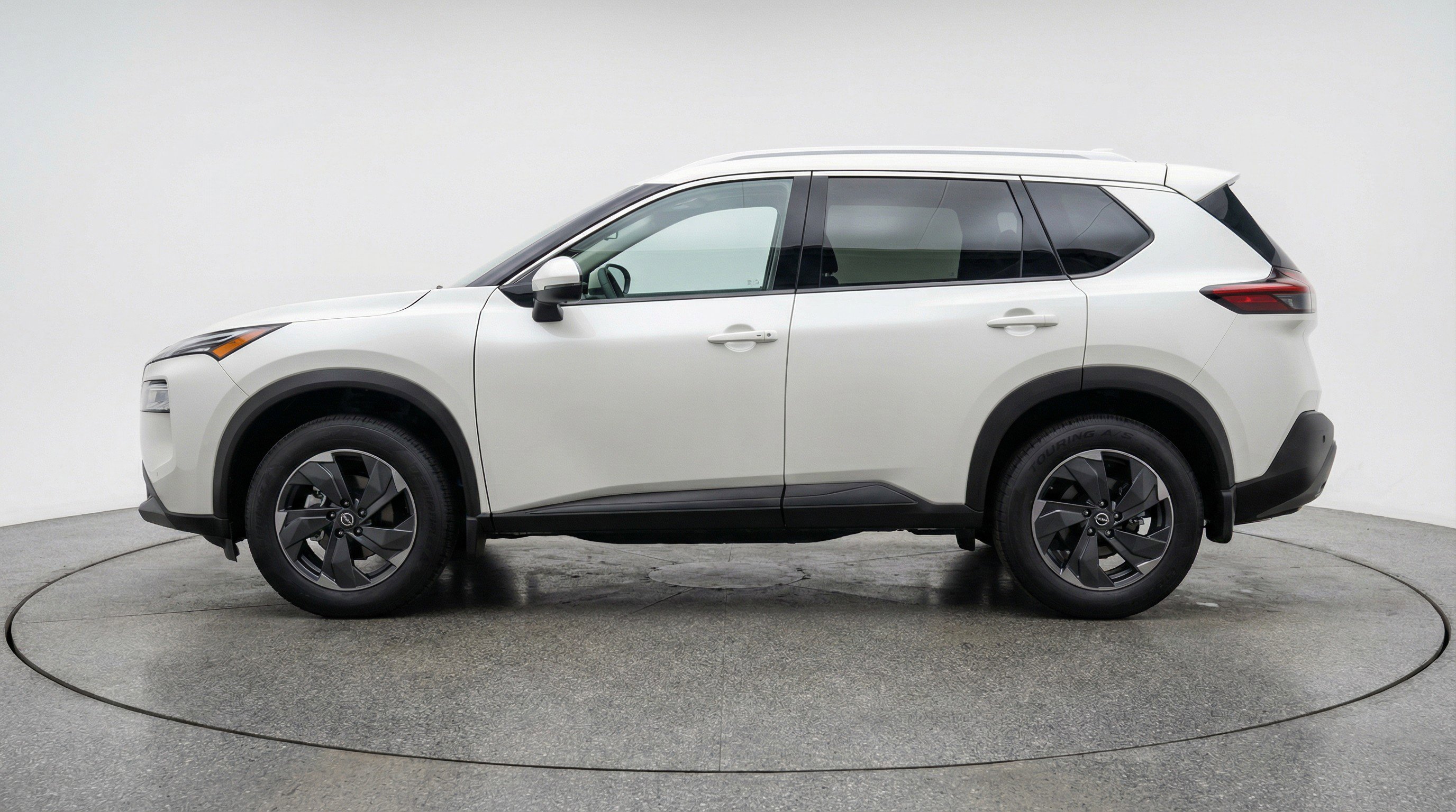 Used 2025 Nissan Rogue SV FWD image 5