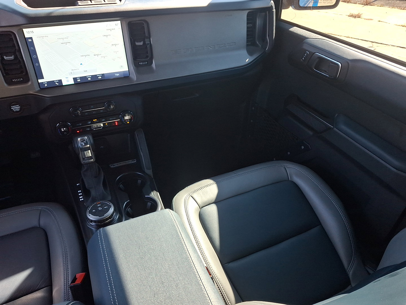 Used 2024 Ford Bronco Outer Banks image 16