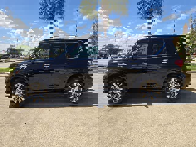 Used 2017 INFINITI QX80 2WD w/ Driver Assistance Package image 3