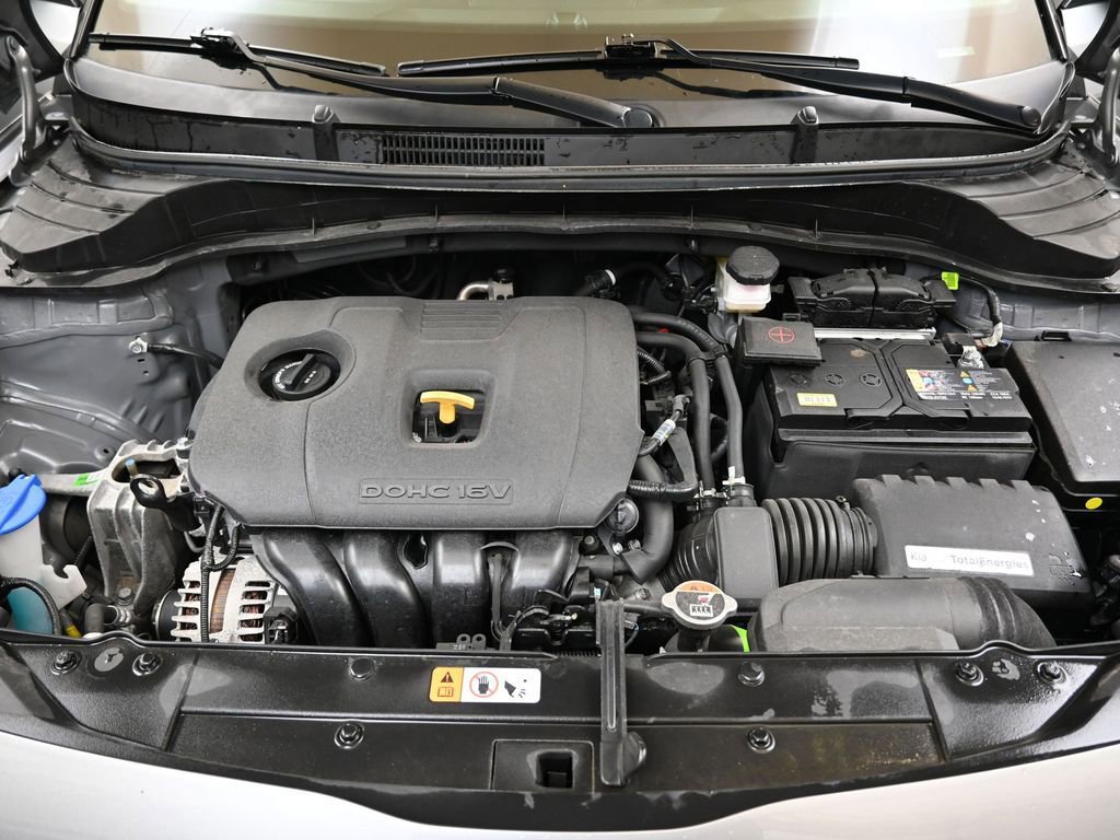 Used 2025 Kia Soul LX w/ LX Technology Package FWD image 9