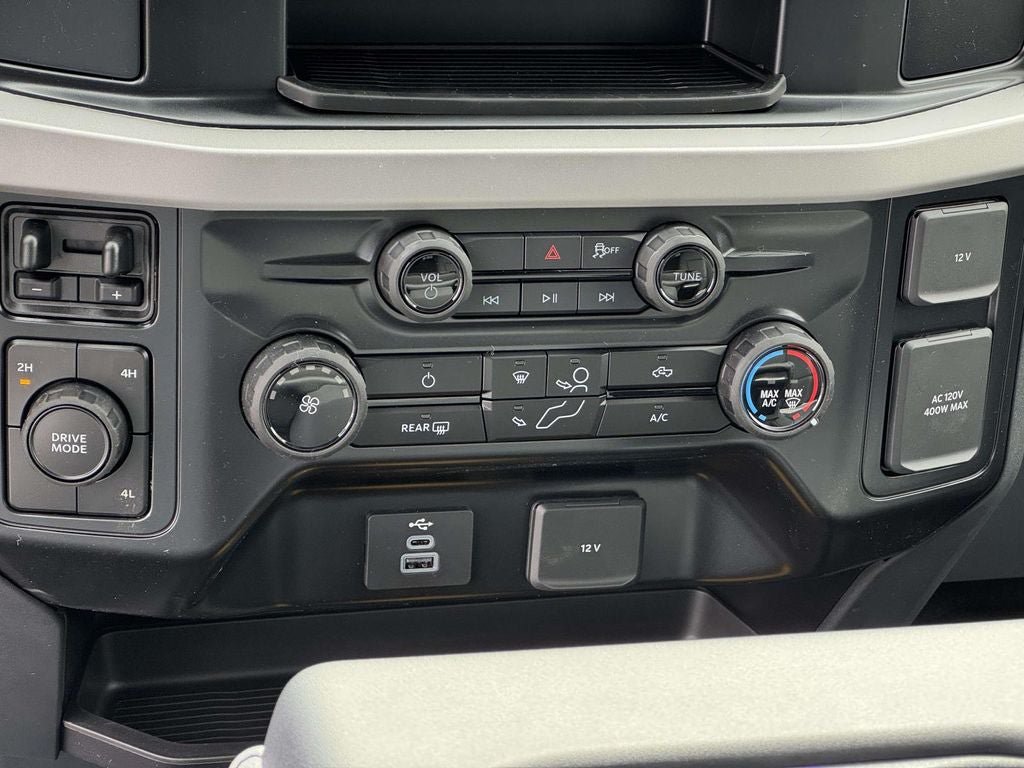 New 2026 Ford F550 4x4 Supercab Super Duty image 16