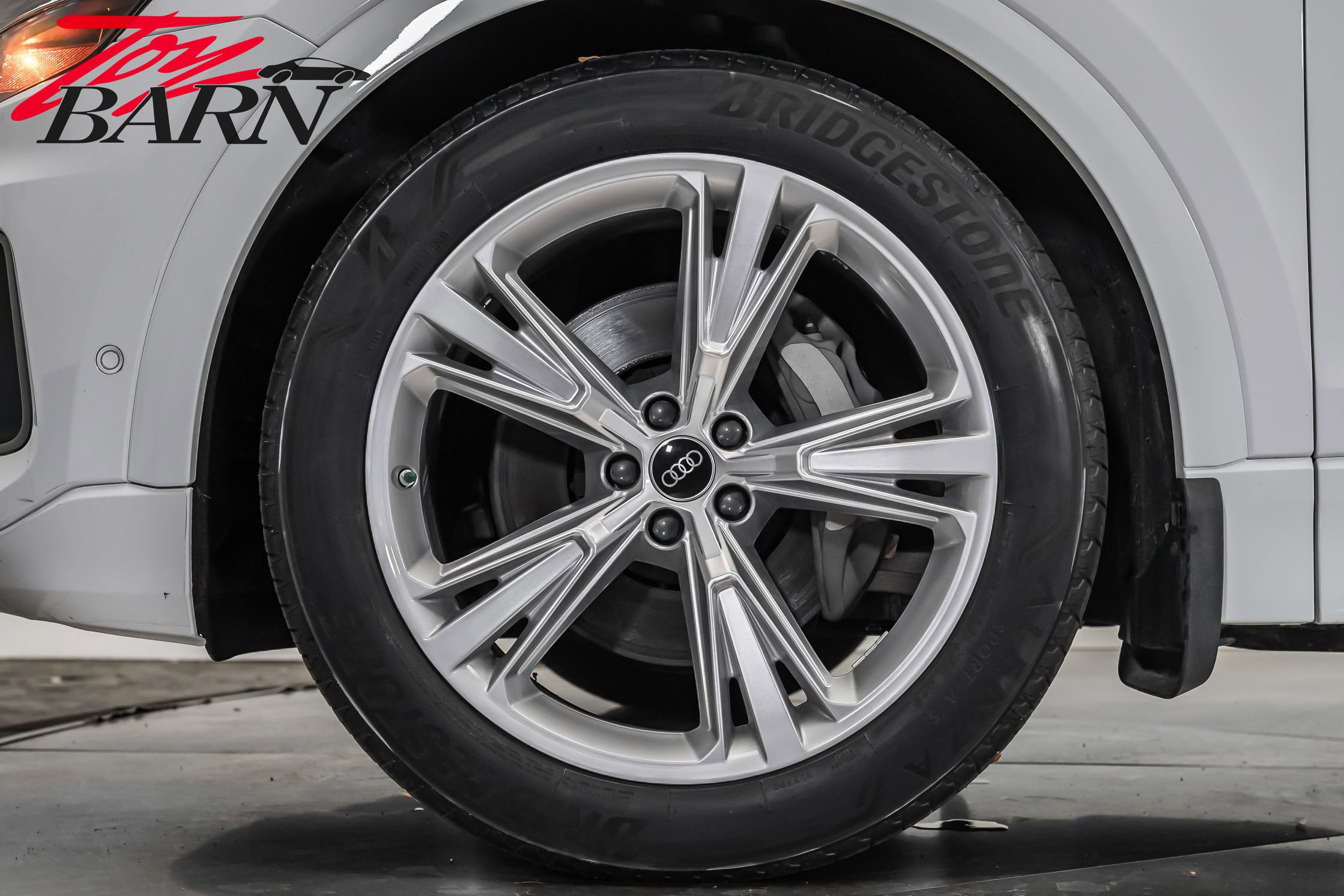 Used 2023 Audi Q8 Prestige image 17