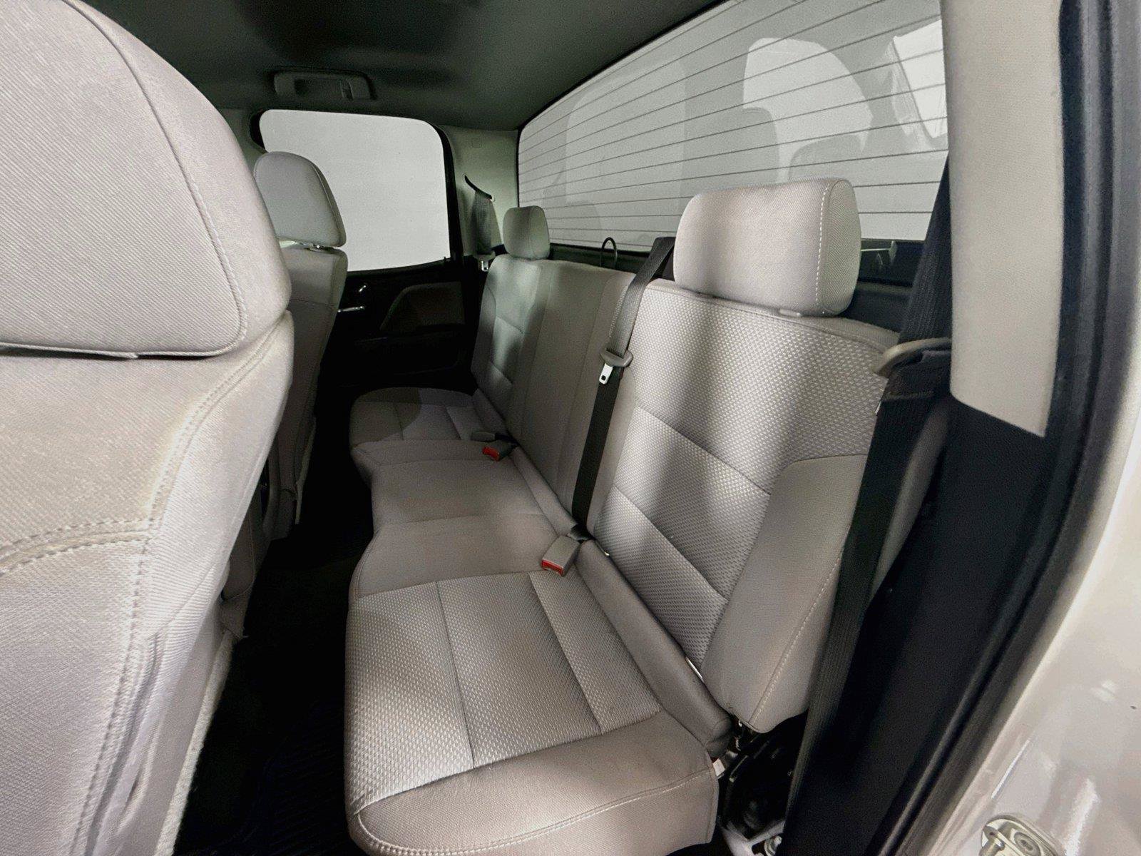 Used 2018 Chevrolet Silverado 1500 Custom w/ Custom Convenience Package RWD image 19