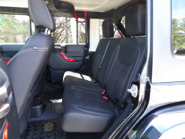 Used 2018 Jeep Wrangler Unlimited Sahara image 8