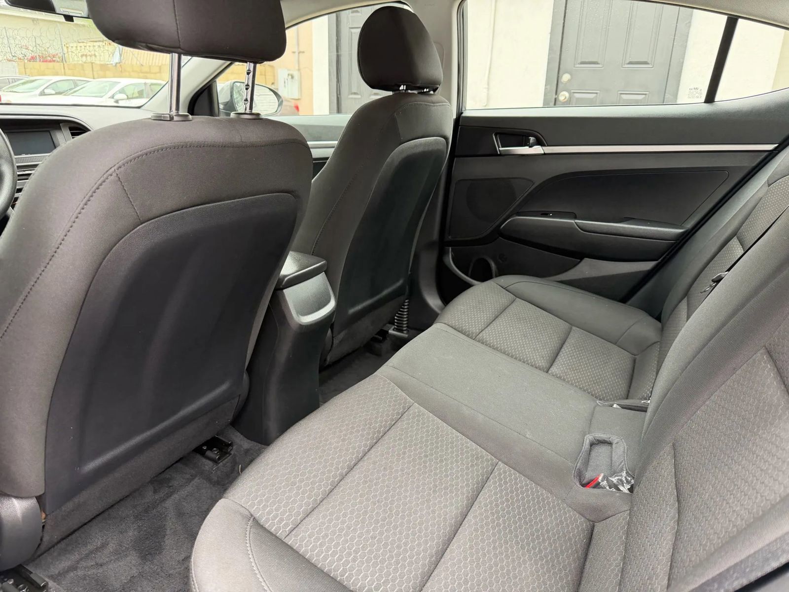 Used 2019 Hyundai Elantra SE w/ Winter Weather Package image 12