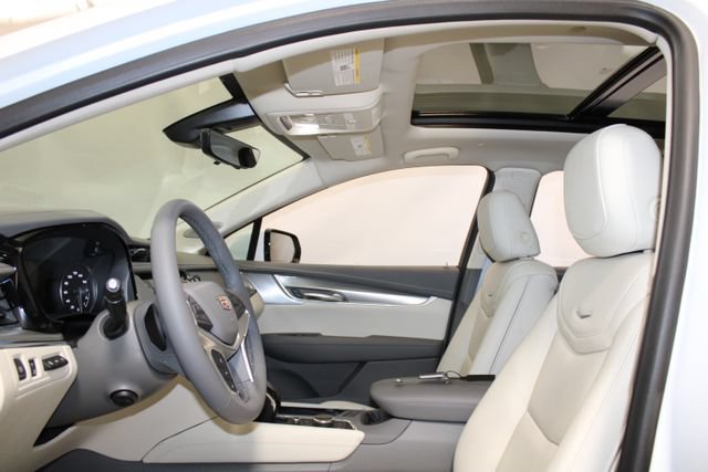 New 2026 Cadillac XT5 Premium Luxury w/ Driver Assist Package FWD image 6