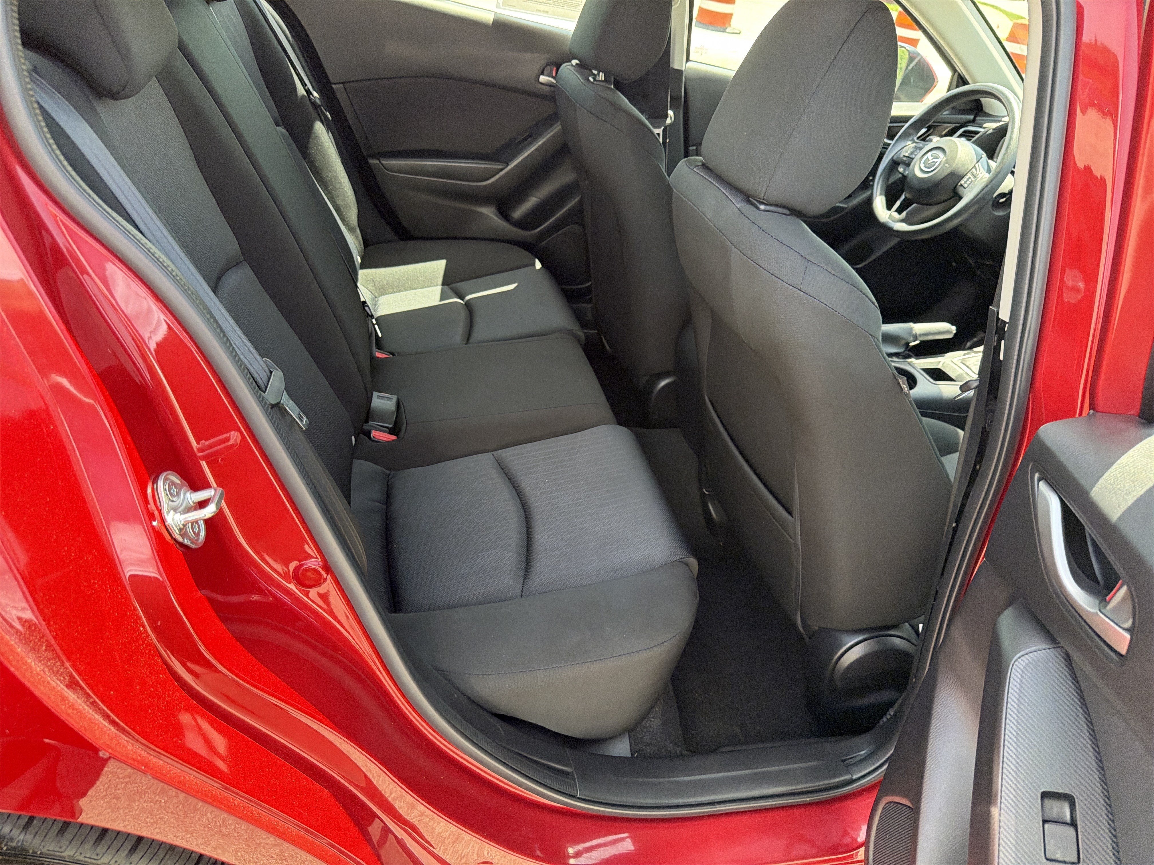 Used 2014 MAZDA MAZDA3 i Sport FWD image 41