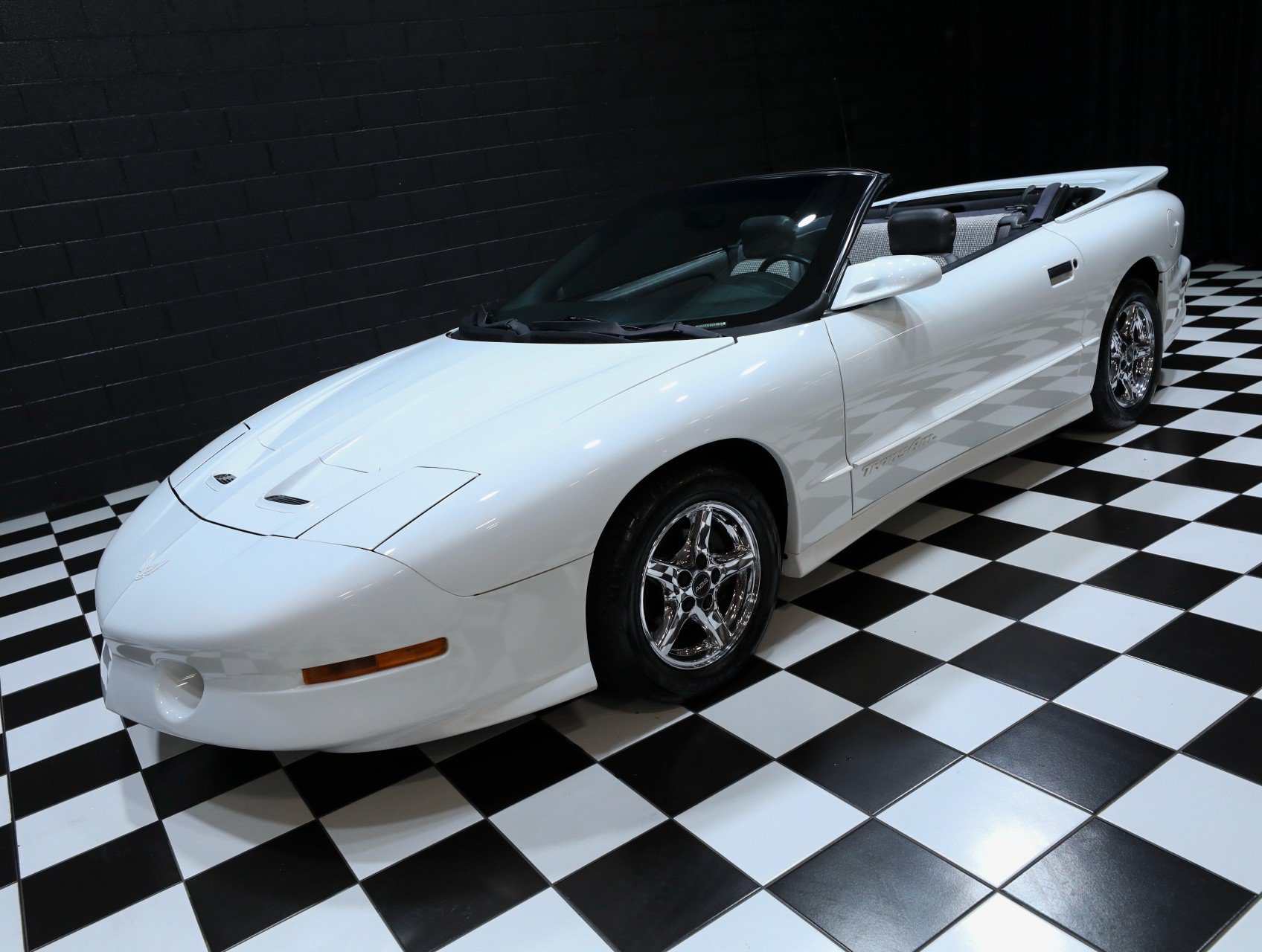 Used 1997 Pontiac Firebird Trans Am RWD image 15