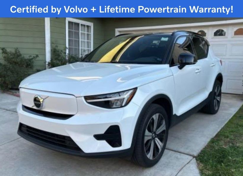 Certified 2023 Volvo XC40 Recharge Core image 1