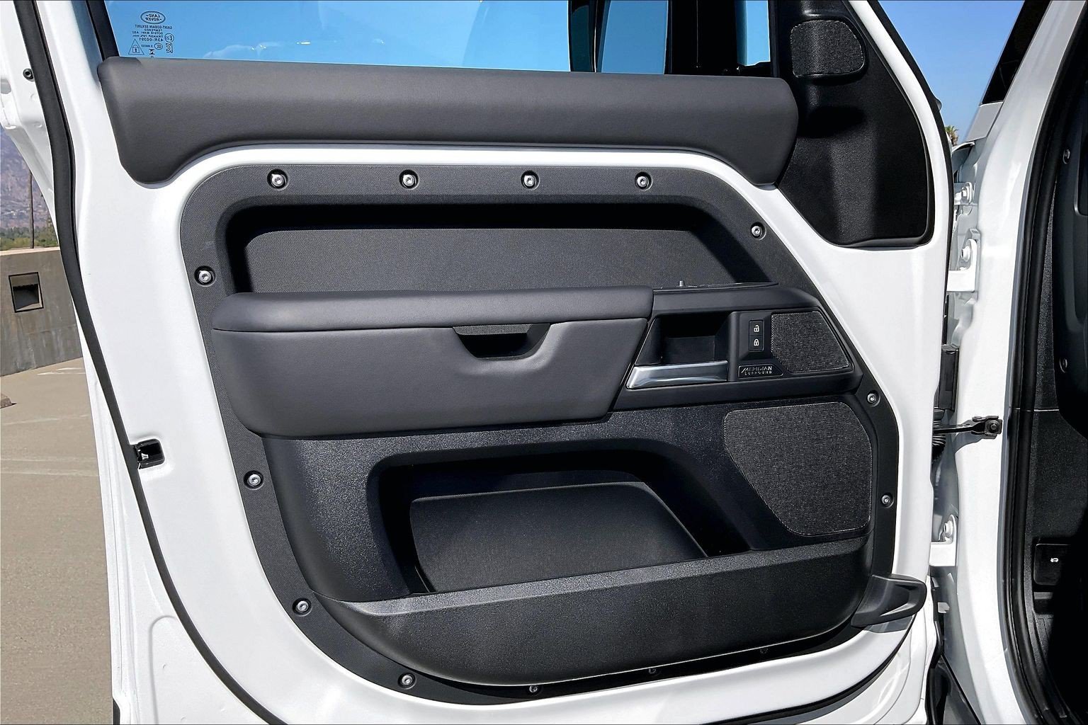 New 2026 Land Rover Defender 110 X-Dynamic SE AWD/4WD image 14