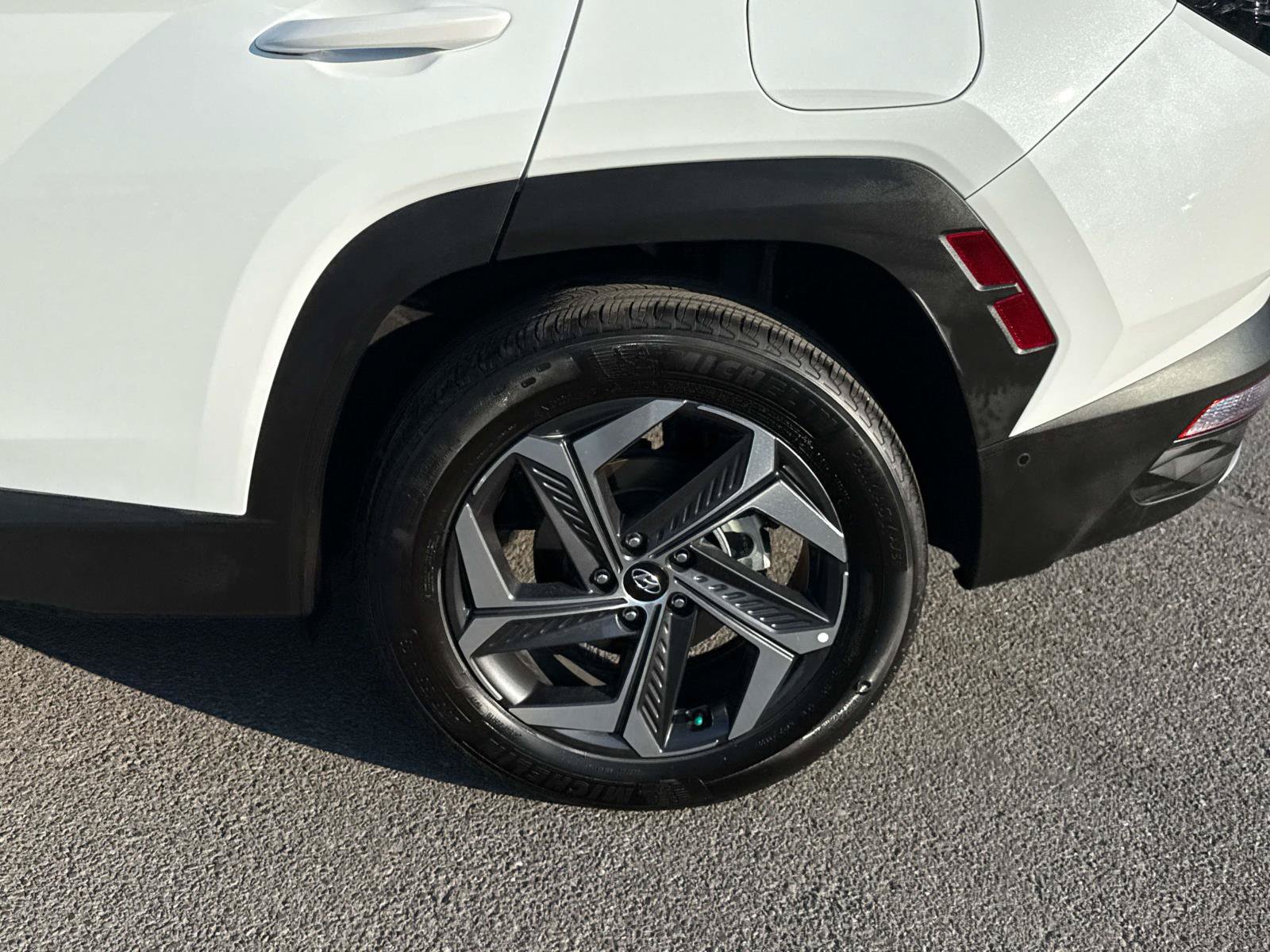 Used 2022 Hyundai Tucson Limited AWD/4WD image 7