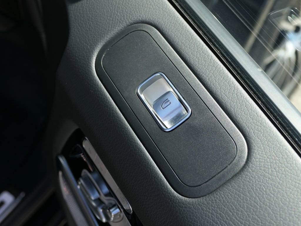 Used 2022 Mercedes-Benz G 550 image 27