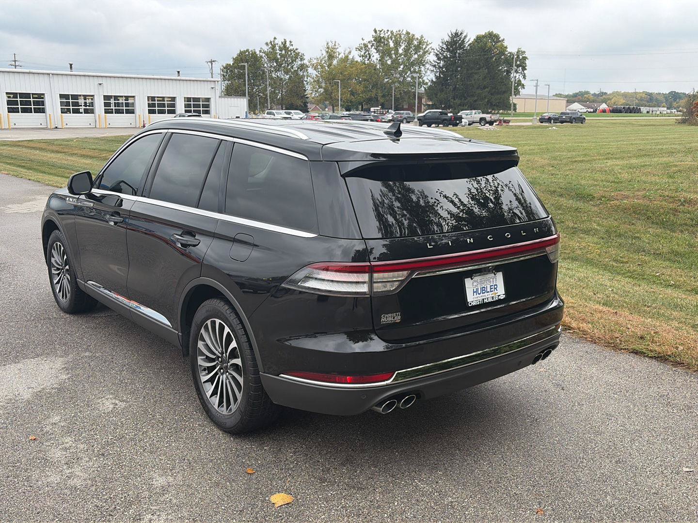 Used 2022 Lincoln Aviator AWD w/ Premium Package image 3