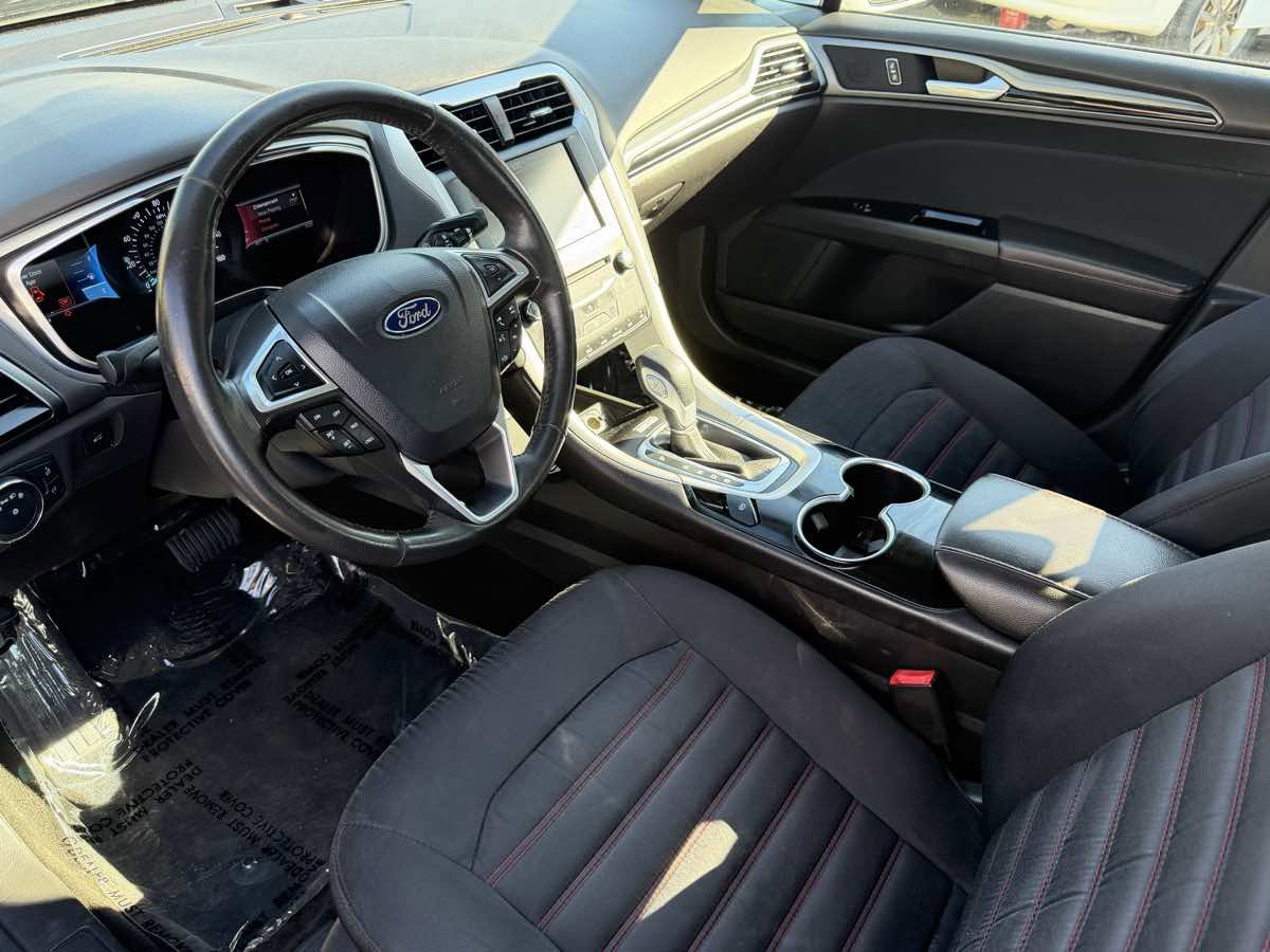 Used 2014 Ford Fusion SE image 12