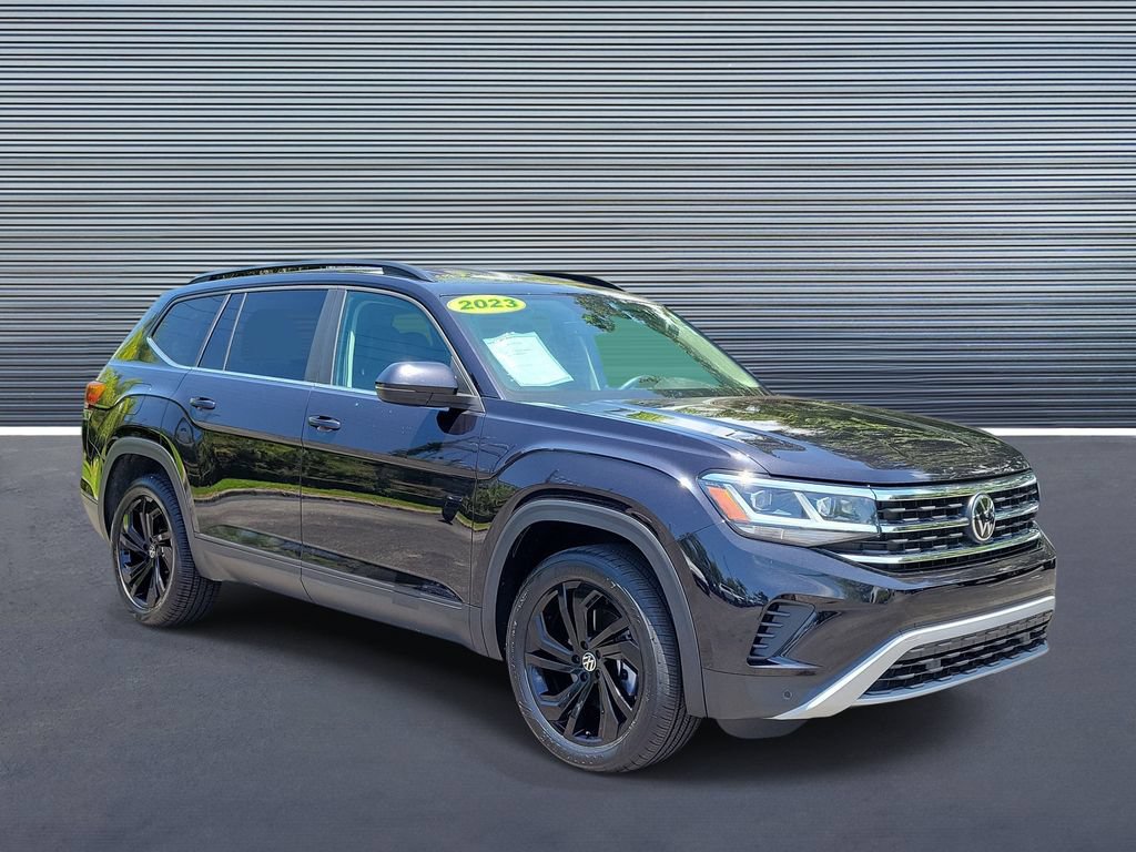 Used 2023 Volkswagen Atlas SE w/ Black Wheel Package FWD image 2