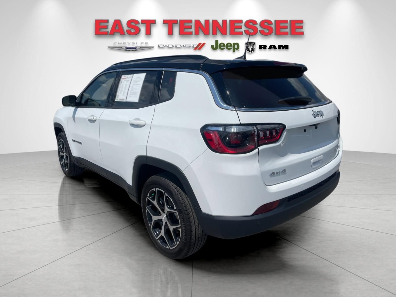 Used 2024 Jeep Compass Limited image 5