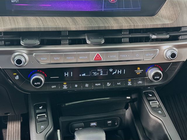 Used 2023 Kia Telluride EX w/ EX Captain's Chair Package image 26