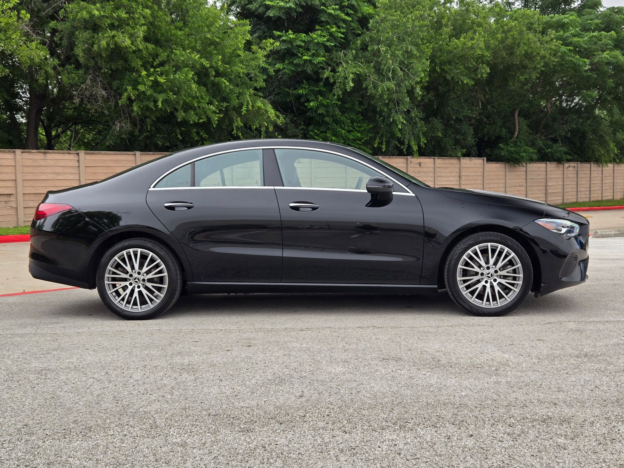 Used 2025 Mercedes-Benz CLA 250 4MATIC image 2