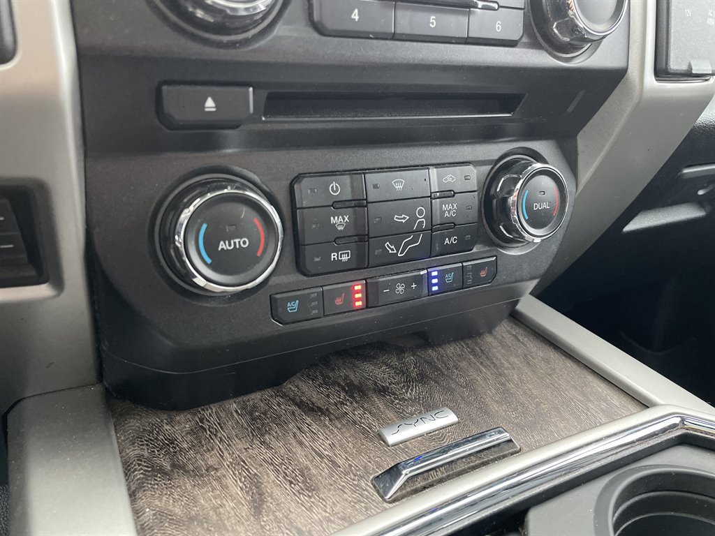 Used 2017 Ford F250 Lariat w/ Lariat Ultimate Package AWD/4WD image 31