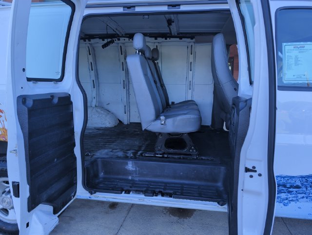Used 2016 Chevrolet Express 2500 RWD image 27