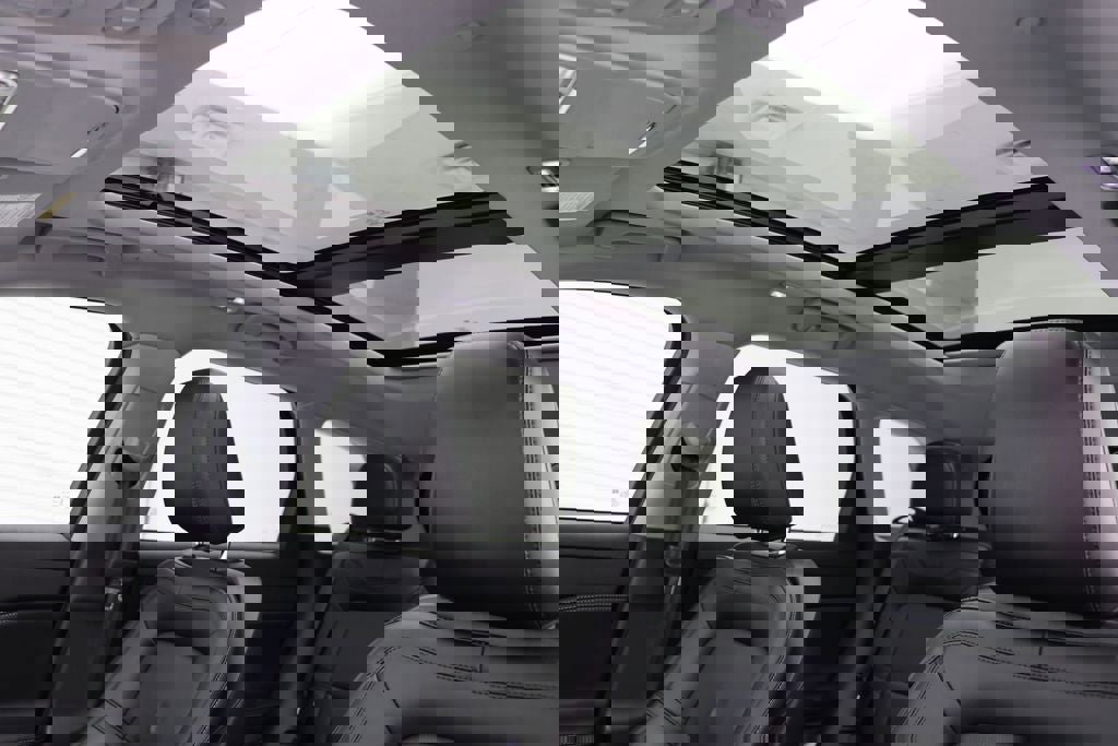 Used 2022 Lincoln Corsair Reserve w/ Sport Package image 18