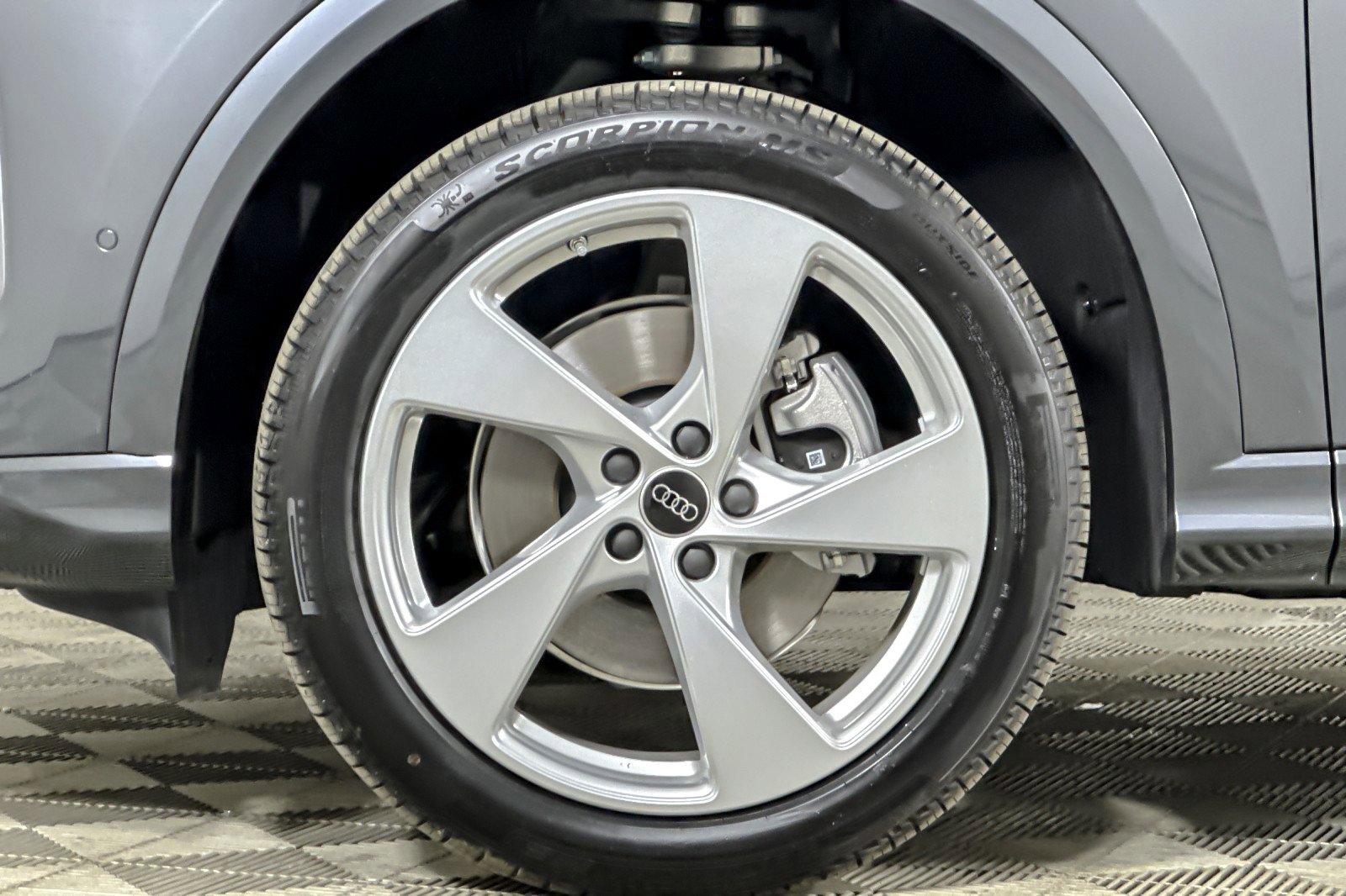 New 2025 Audi Q5 Premium Plus image 23