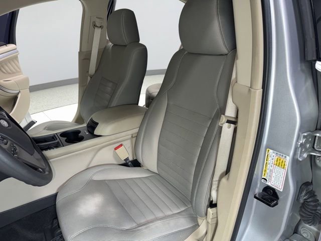 Used 2018 Ford Taurus SE FWD image 13
