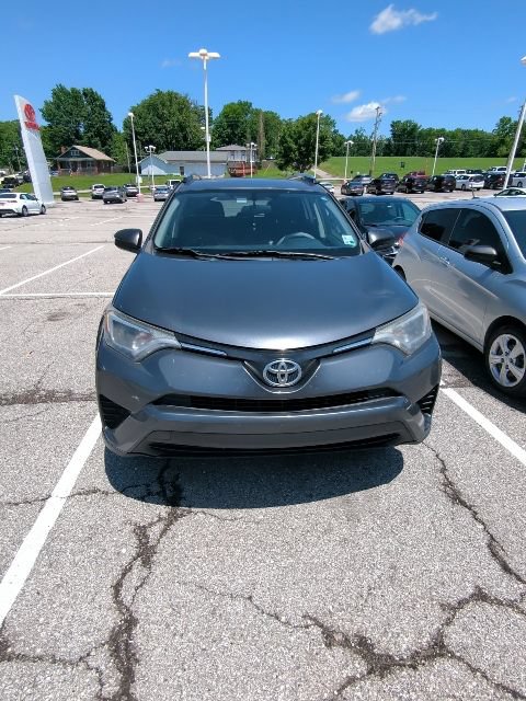 Used 2016 Toyota RAV4 LE FWD image 4