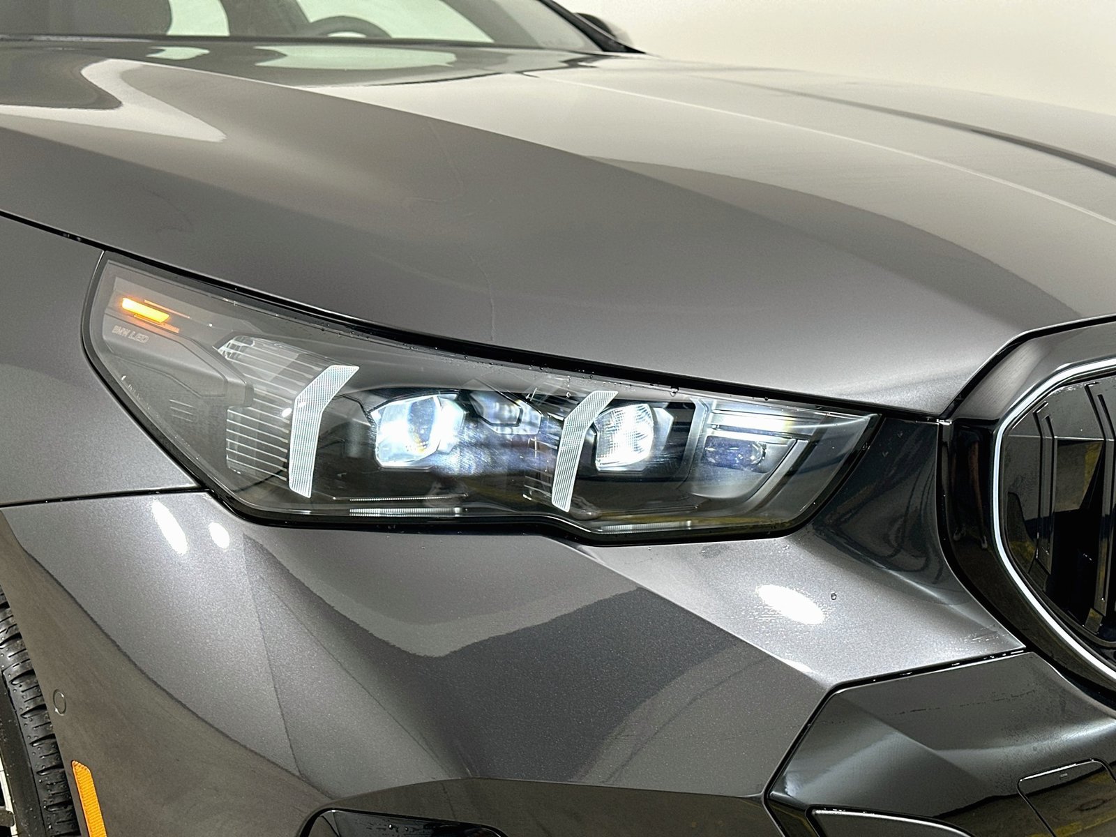 New 2027 BMW 550e xDrive AWD/4WD image 9