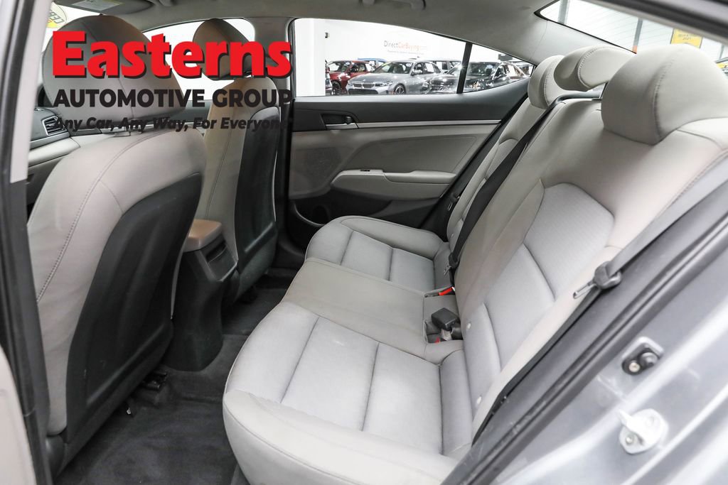 Used 2017 Hyundai Elantra SE w/ Cargo Package image 19
