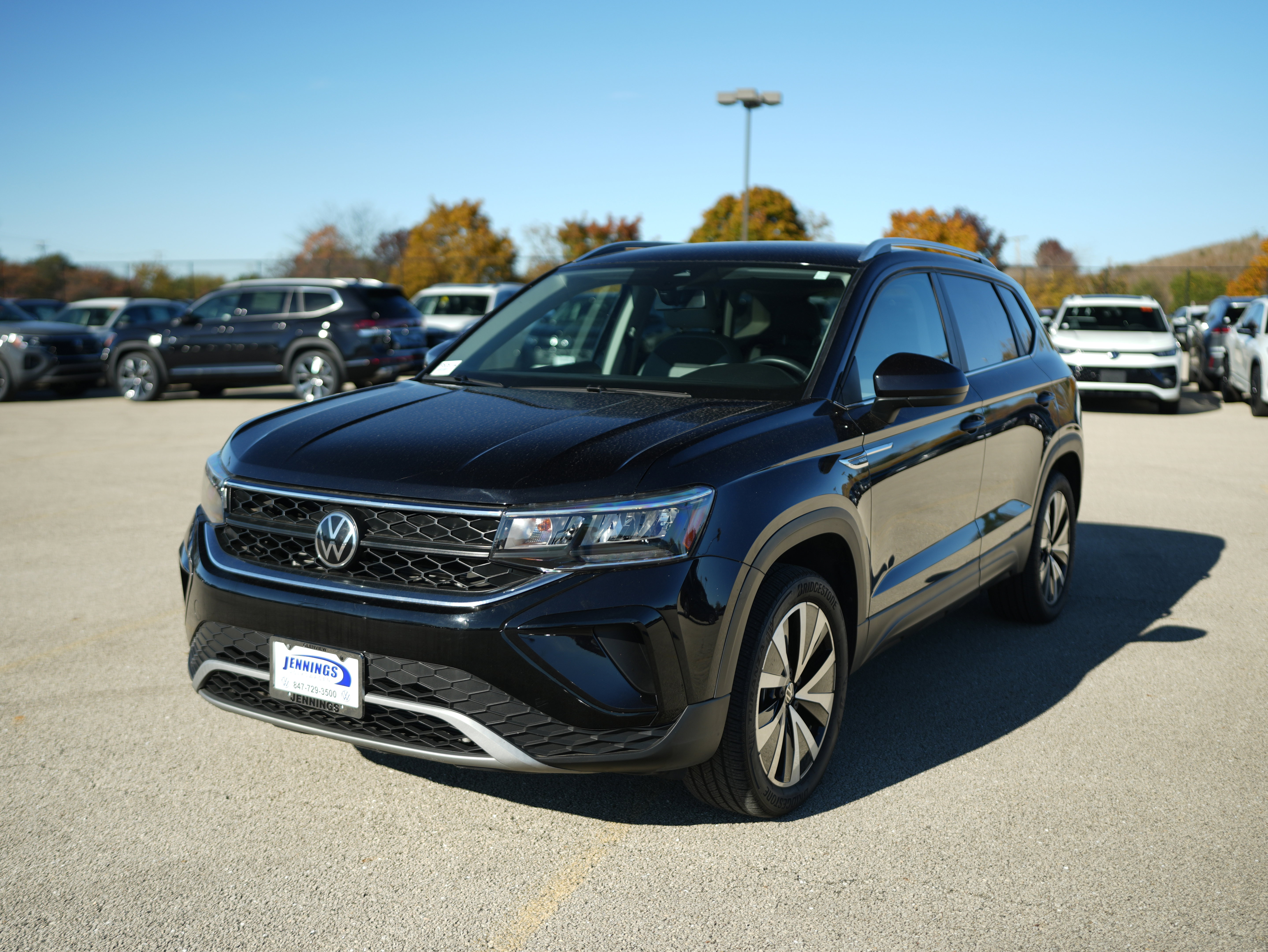 Used 2022 Volkswagen Taos SE w/ IQ.Drive SE Package image 4