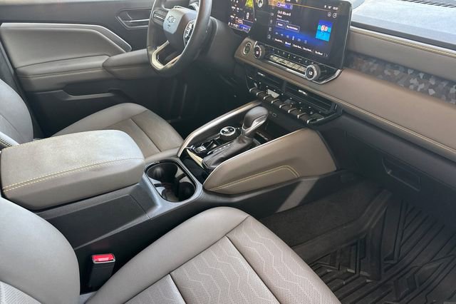 Used 2025 Chevrolet Colorado ZR2 w/ Technology Package image 15