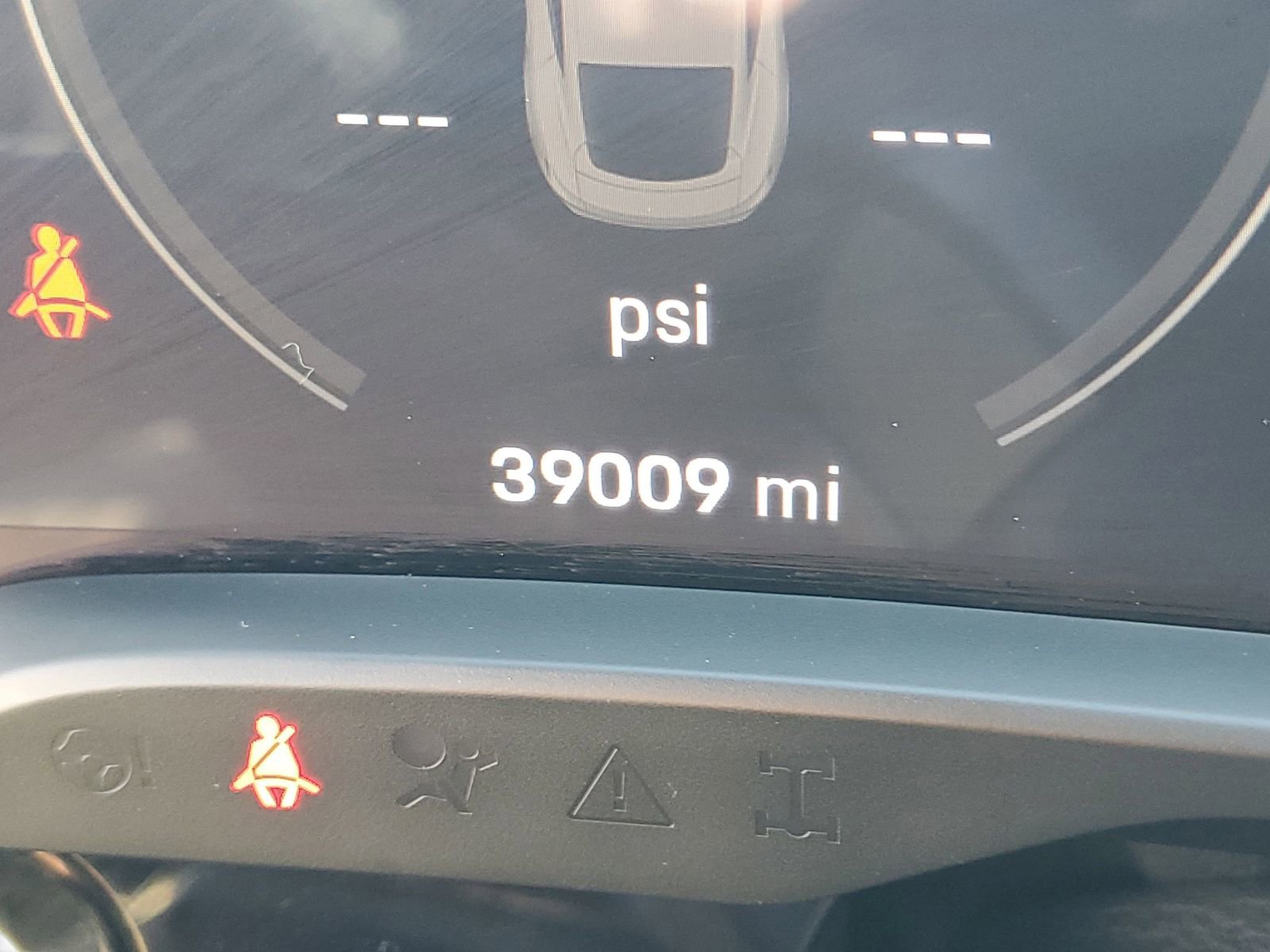 Used 2022 Porsche Taycan image 28